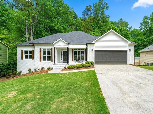5785 Elm Tree Dr, Buford, GA 30518