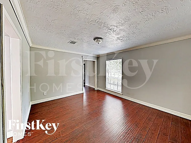10122 Woodhollow Dr — Photo 6