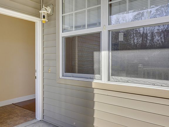 4th image of 67 Summerfield Ct