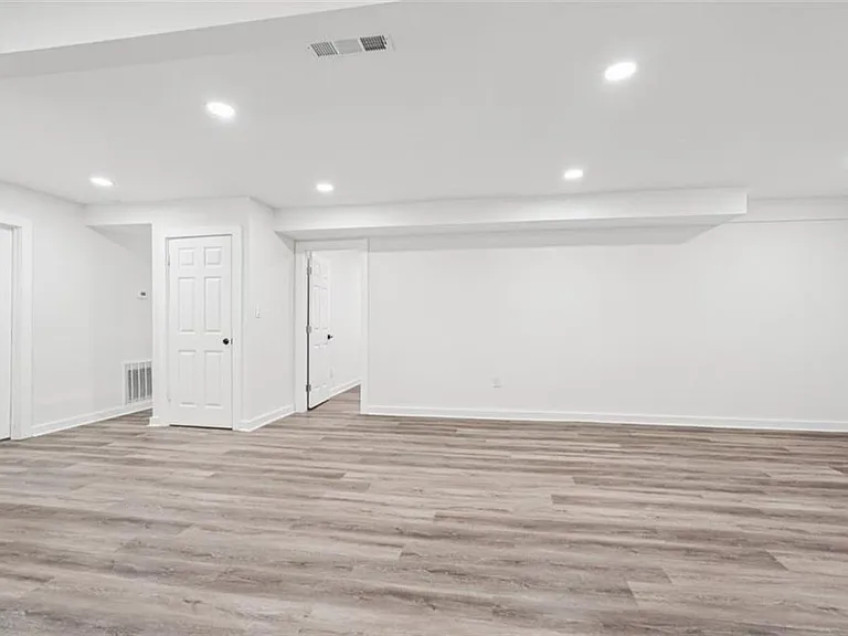 119 Kelso Dr SW — Photo 32