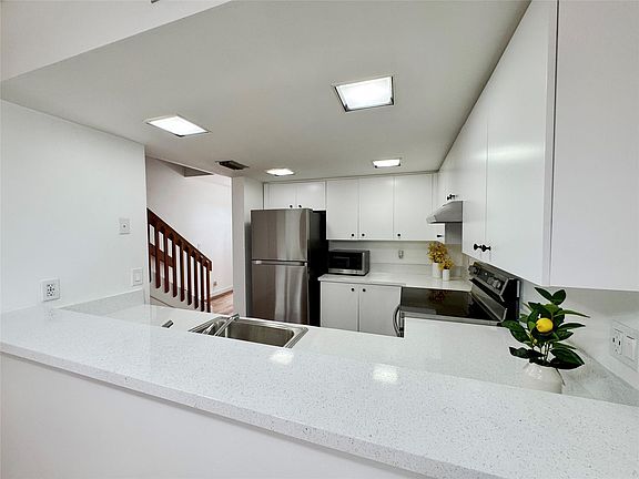 3rd image of 4428 SW 70th Terrace #4428