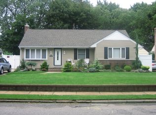 792 Bruce Dr, Wantagh, NY 11793