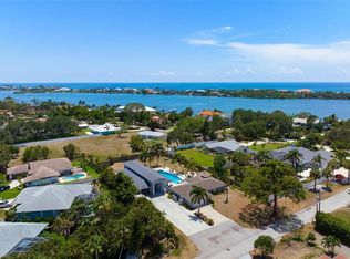 315 Montana Ave, Nokomis, FL 34275