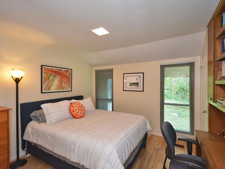 2268 Pine Ln — Photo 24