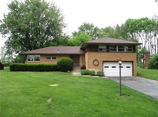 166 Meadow Ln, Springfield, OH 45505