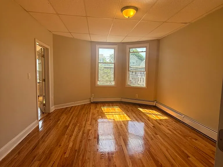 29 Baldwin Ave #2F — Photo 1