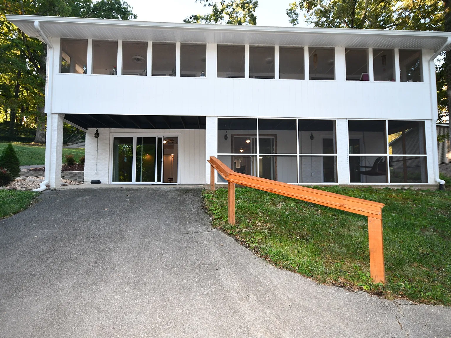 2 bed, $1,800 — Photo 1