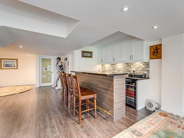 2481 Taylorwood Dr — Photo 43