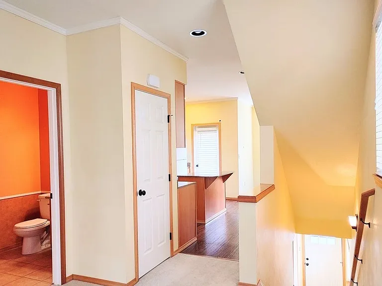 210 Sagebrook Ln — Photo 5