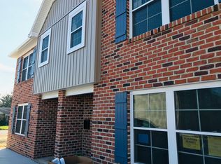 90-100 W Main St, Mechanicsburg, PA 17050
