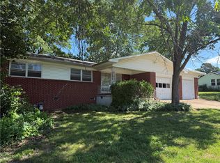 208 E Mountain Ave, Berryville, AR 72616