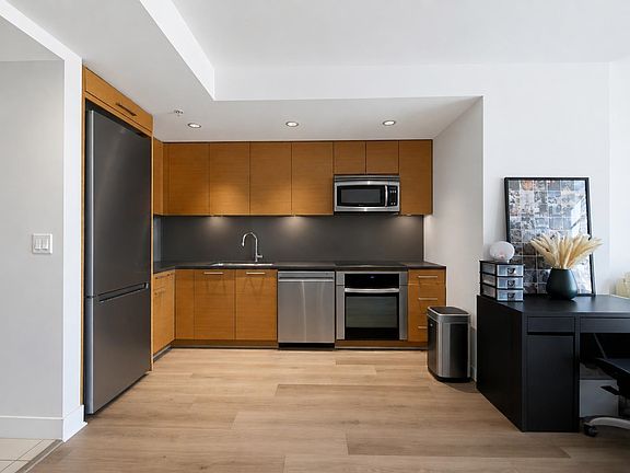 3rd image of 15152 Russell Ave #505