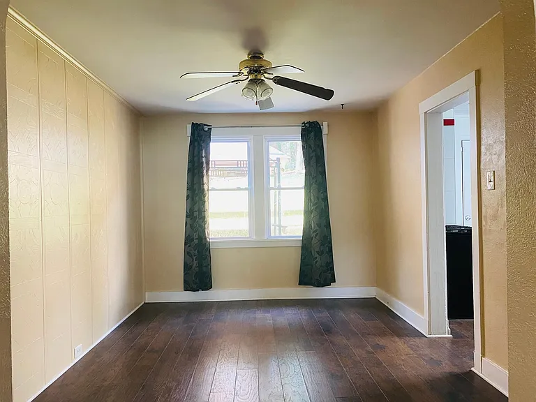 130 Monastery Ave — Photo 4