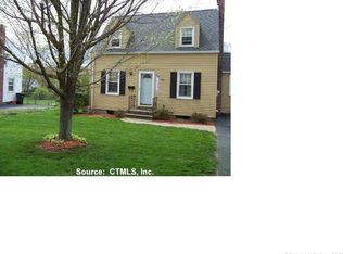 16 Pearl St, Windsor Locks, CT 06096