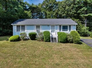 29 Hummingbird Ln, Taunton, MA 02780