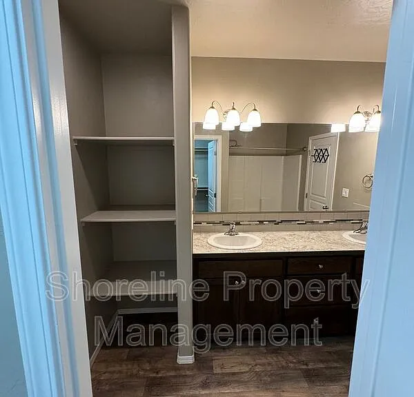 511 Diamond Lake St — Photo 41