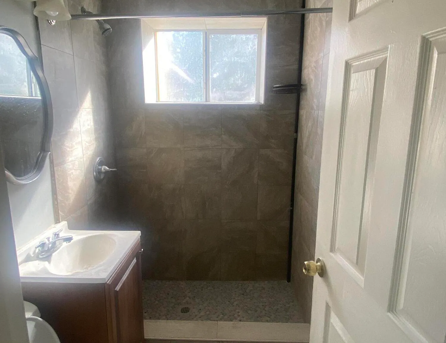 3 bed, 1.0 bath, 1108 sqft, $2,200 — Photo 4