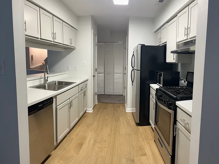 12810 Daybreak Cir — Photo 3