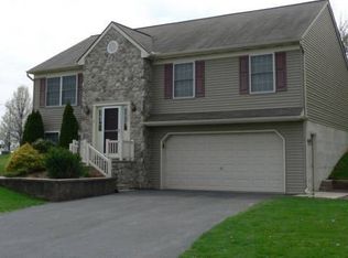 340 N New St, Lititz, PA 17543