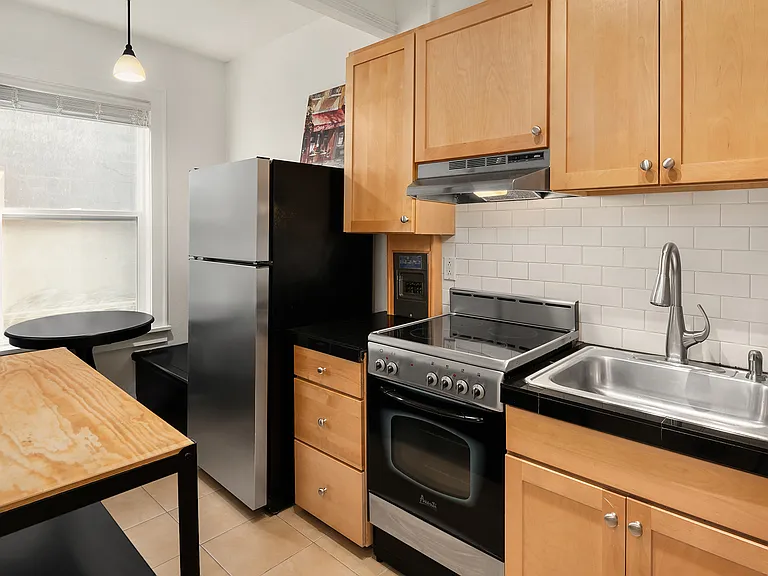 905 NE 43rd St #207 — Photo 7