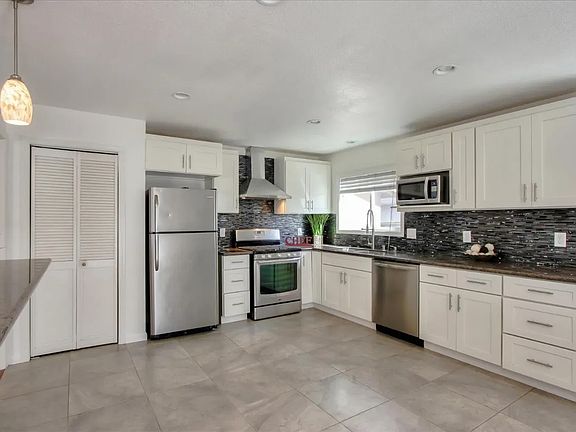 5th image of 480 Paiute Ln