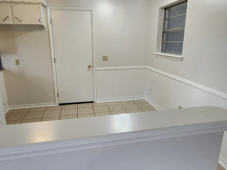 1117 Williams Ct — Photo 6
