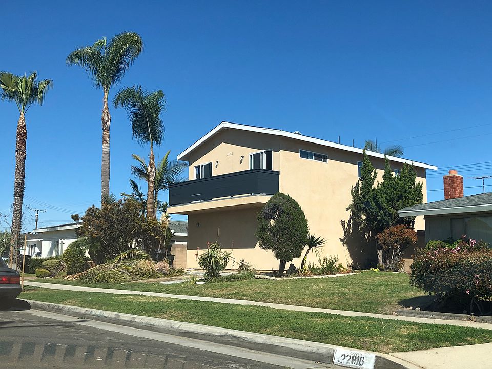 1st image of 22810 Greenwood Ave