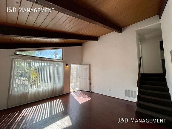 3rd image of 318 Hillside Ct