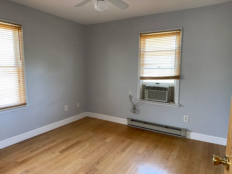 18-20 Somerville Rd #2 — Photo 9