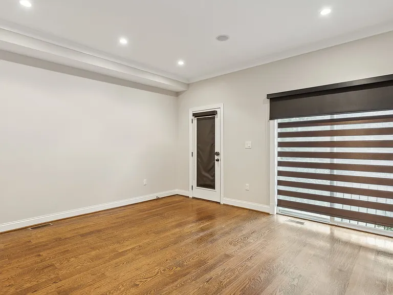 39 U St NE #1 — Photo 10