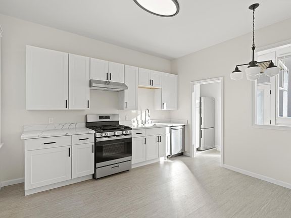 2nd image of 671 Green St