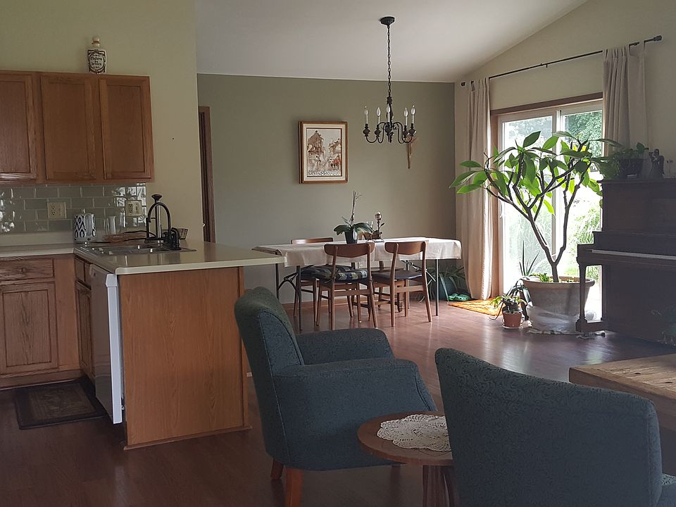 2nd image of 111 Riviera Dr