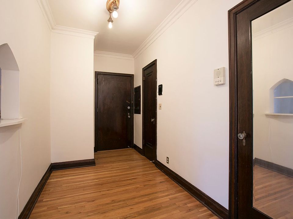 1st image of 2446 Colfax Ave S #208