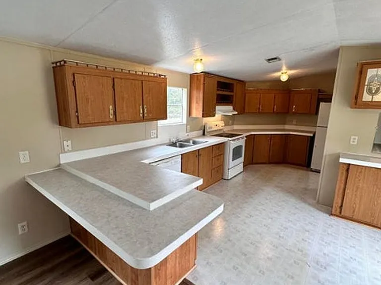 1757 Freedom Dr — Photo 2