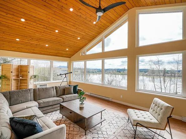 11502 Wood St, Maple Ridge, BC V2X 4Z9