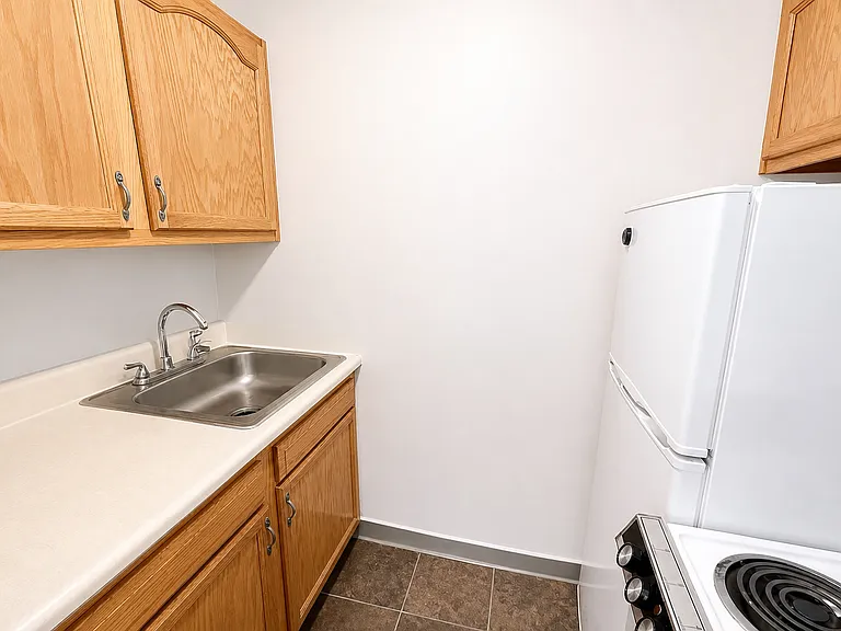 5559 Bartlett St — Photo 4