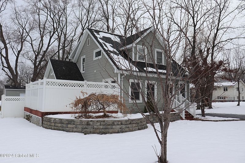 3rd image of 2503 Balltown Road