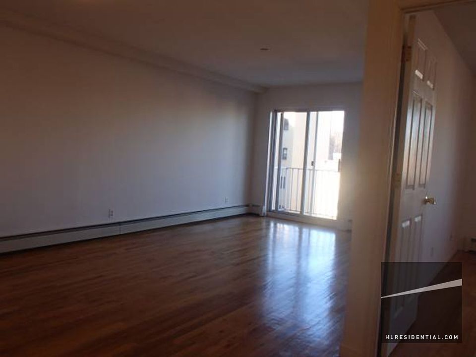 1st image of 3022 33rd St APT 3F