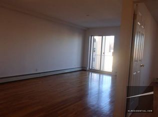 3022 33rd St APT 3F, Astoria, NY 11102
