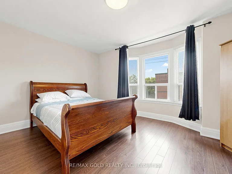 746 King St W — Photo 24