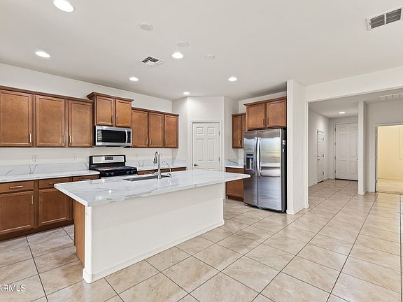 5th image of 2428 W BRANHAM Lane