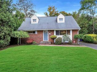 73 Marvin Ln, Commack, NY 11725