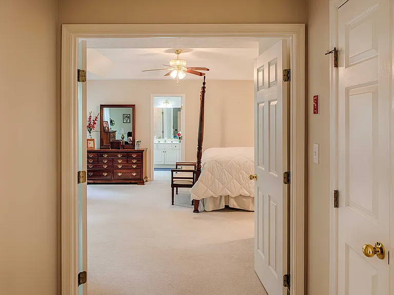 4716 Regents Park — Photo 3