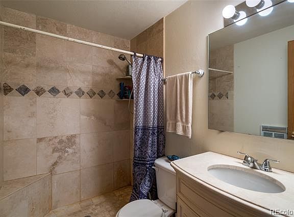 5th image of 3025 Columbine Dr Unit 17