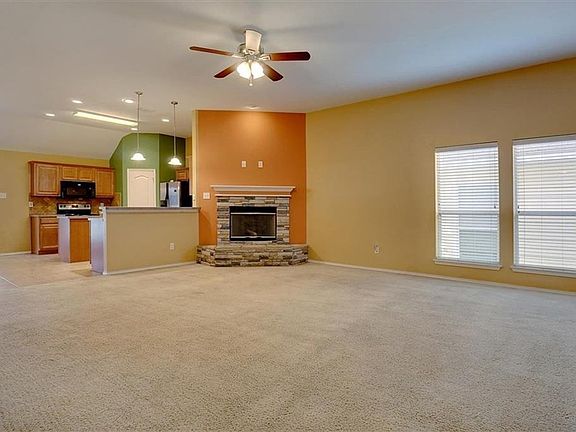 3rd image of 10940 Caldwell Ln