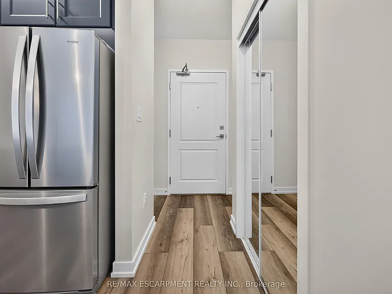 460 Dundas St E #522 — Photo 31