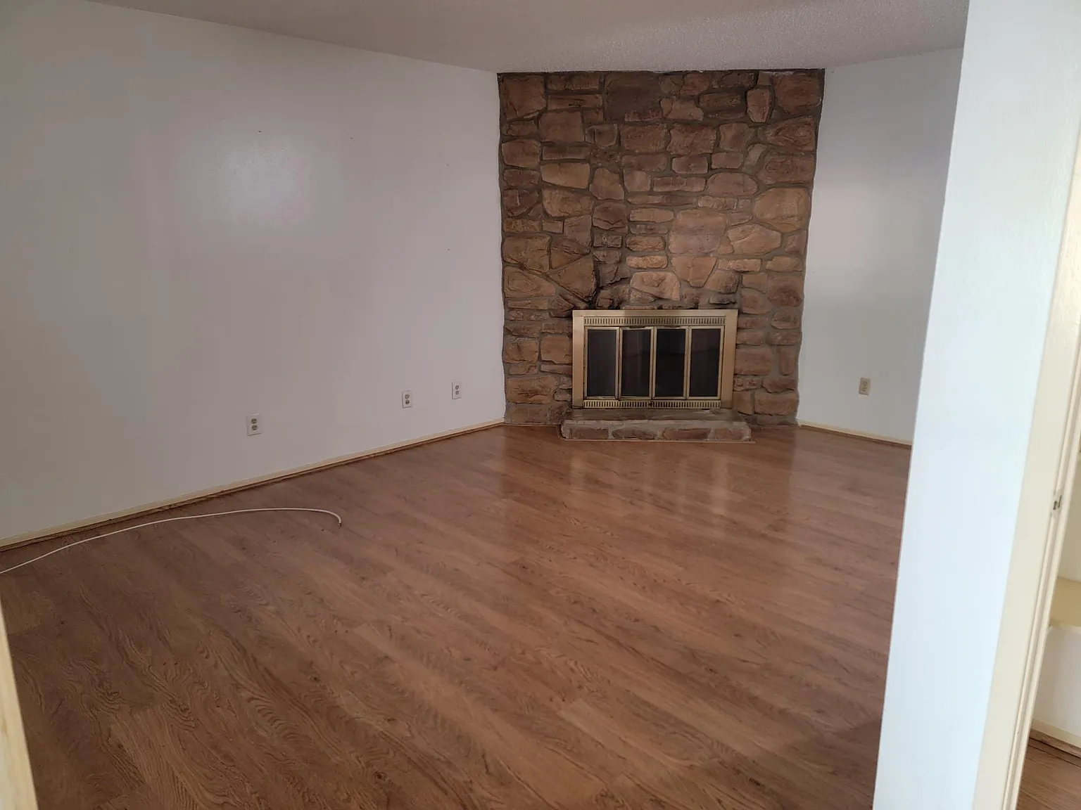 2 bed, 1026 sqft, $1,400 — Photo 4