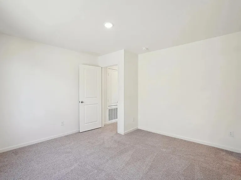 2200 Meadow Park Dr — Photo 13