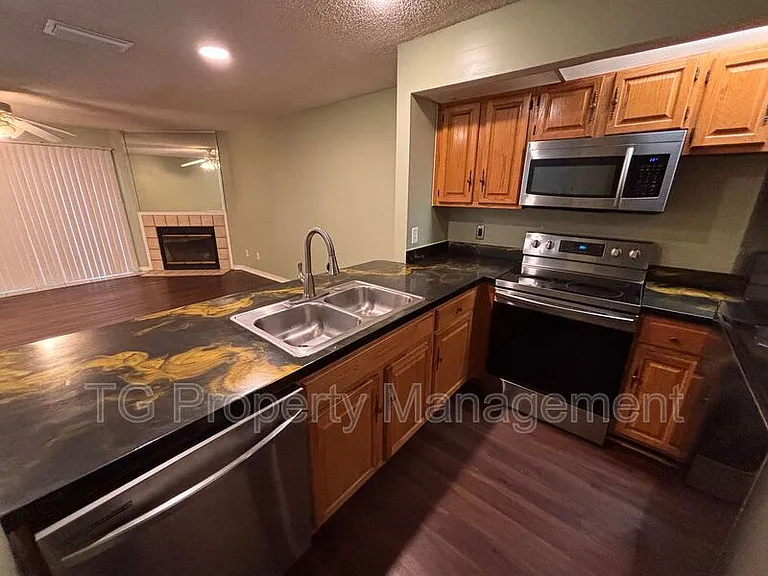 8531 Sturbridge Cir E — Photo 6