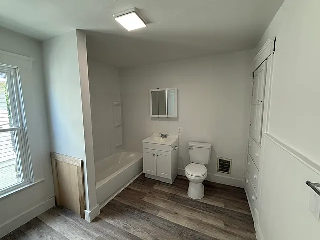 4 bed, $1,100 — Photo 3